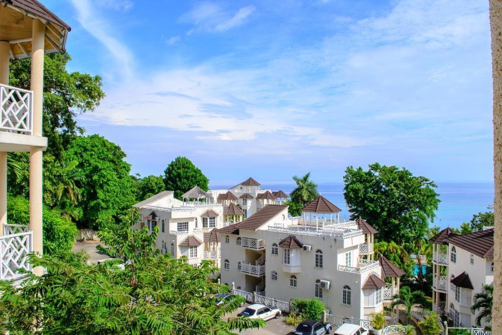 Sky Castles Apt H6 Ocho Rios Bagian luar foto