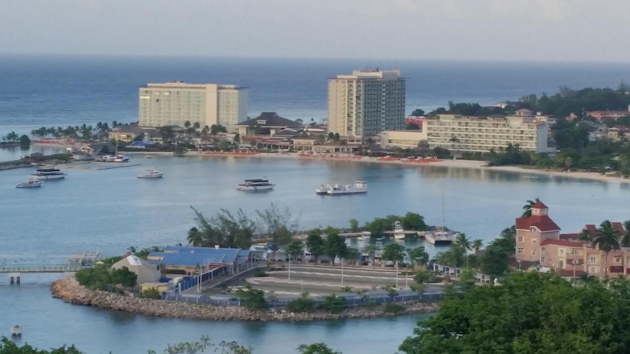 Sky Castles Apt H6 Ocho Rios Bagian luar foto